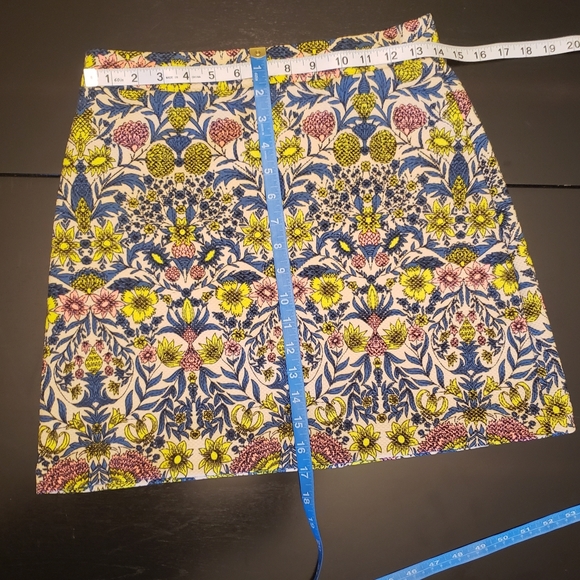 🌼 H&M Floral Mini Skirt A-Line | EUC - Picture 2 of 4